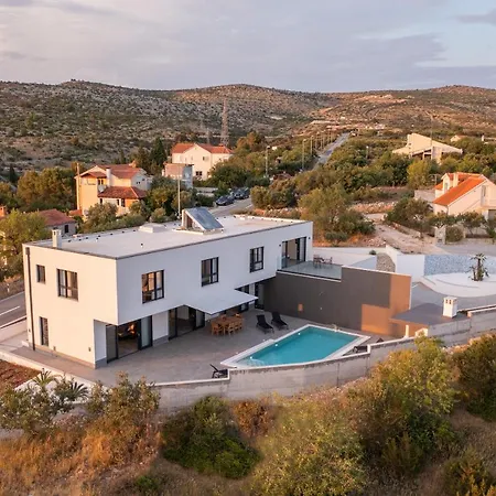 펜션 Villa Smiljana 밀나
